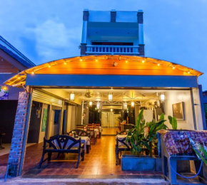 Отель Hugs Guesthouse  Ko Lanta